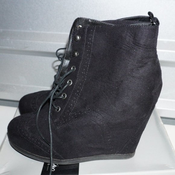Mossimo Black Lace Up Wedge Booties Size 11 - Picture 2 of 5